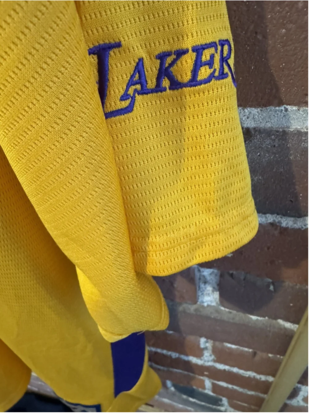 Los Angeles LA Lakers Majestic Shooting Shirt Men 2XL Yellow